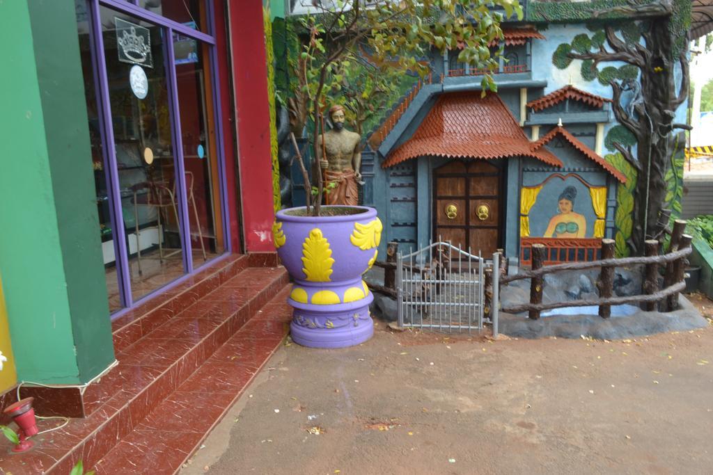 Old Mahawasala Hotel Bambaragaleyaya Buitenkant foto