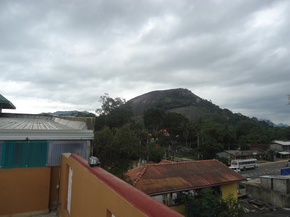 Old Mahawasala Hotel Bambaragaleyaya Buitenkant foto