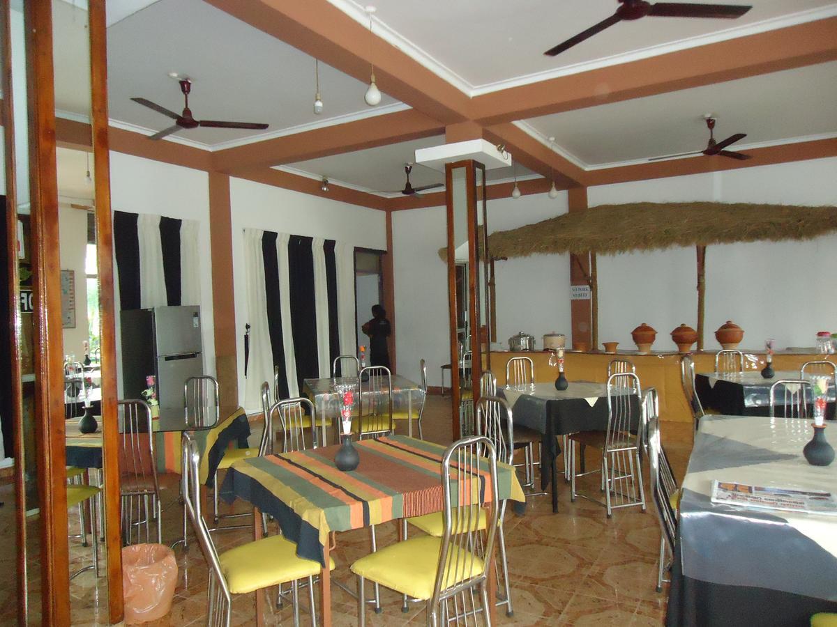 Old Mahawasala Hotel Bambaragaleyaya Buitenkant foto