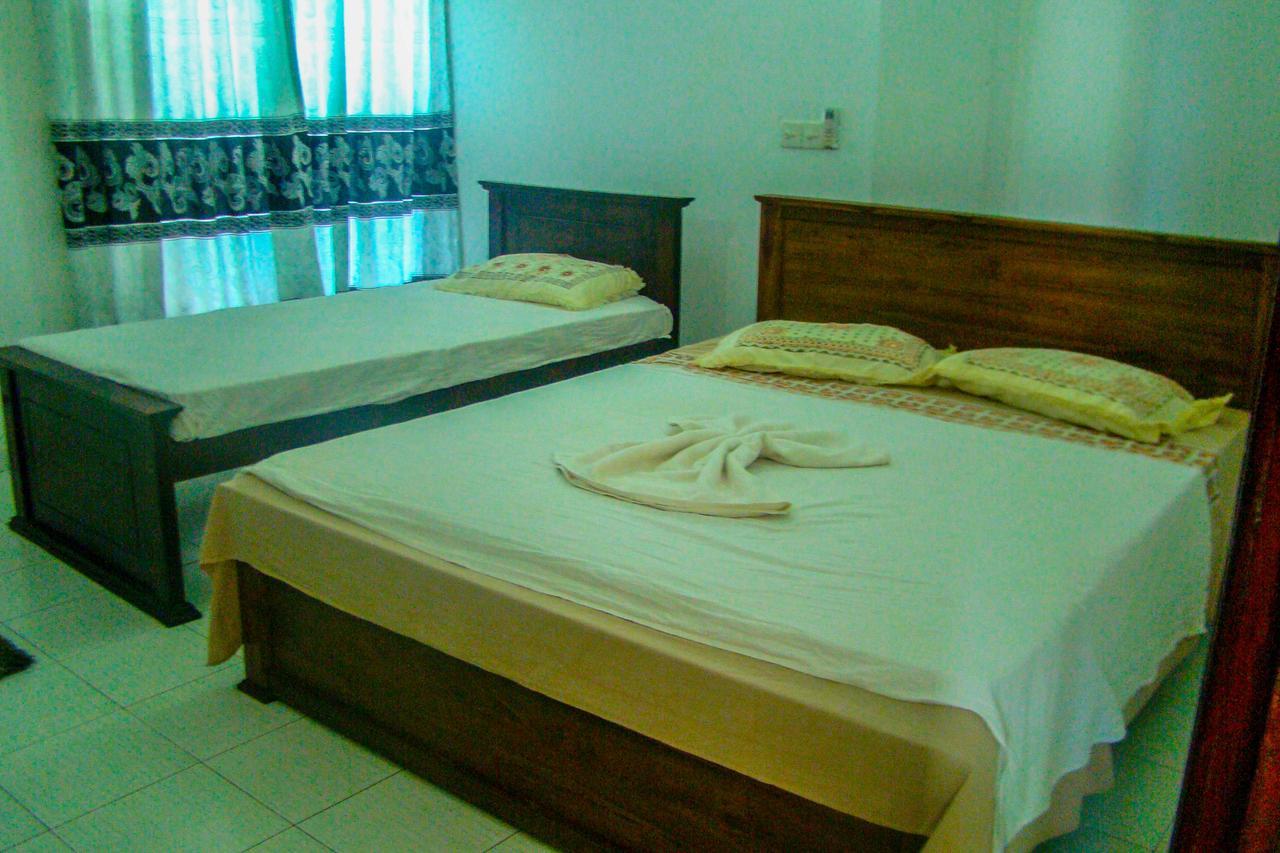 Old Mahawasala Hotel Bambaragaleyaya Buitenkant foto