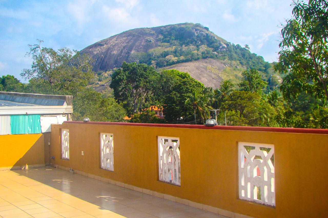Old Mahawasala Hotel Bambaragaleyaya Buitenkant foto