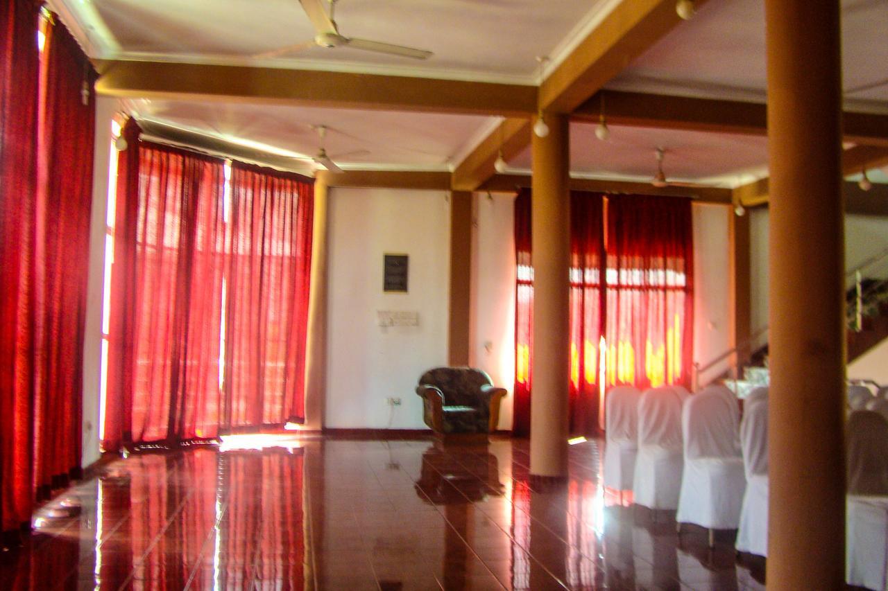 Old Mahawasala Hotel Dambulla Buitenkant foto
